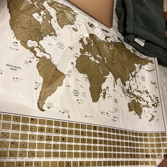 Scratch off world map - Picture 2 of 2